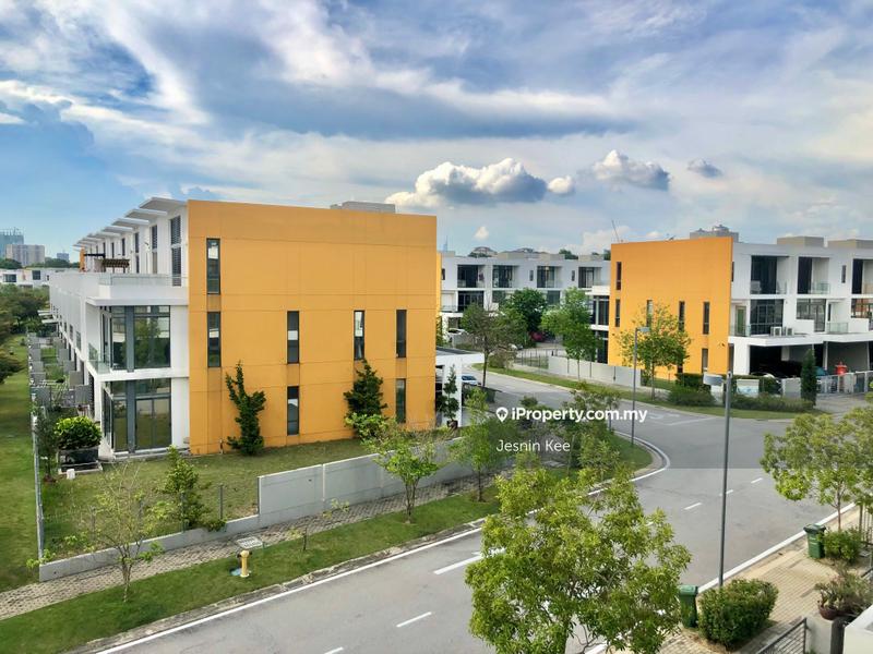 Rumah Berangkai 3 Tingkat untuk Dijual di Lake Fields, Sungai Besi oleh Jesnin Kee - iProperty.com.my