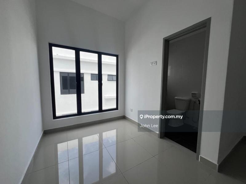 Rumah Bandar untuk Dijual di SALAK TINGGI, Sepang oleh John Lee - iProperty.com.my
