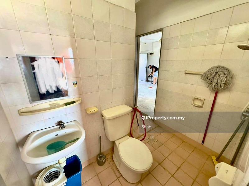 Condominium for Sale in Seri Mas Condominium by Shah - iProperty.com.my