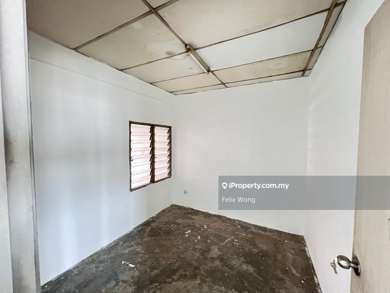 Apartment for Sale in Putra Permai Block D by Felix Wong - iProperty.com.my