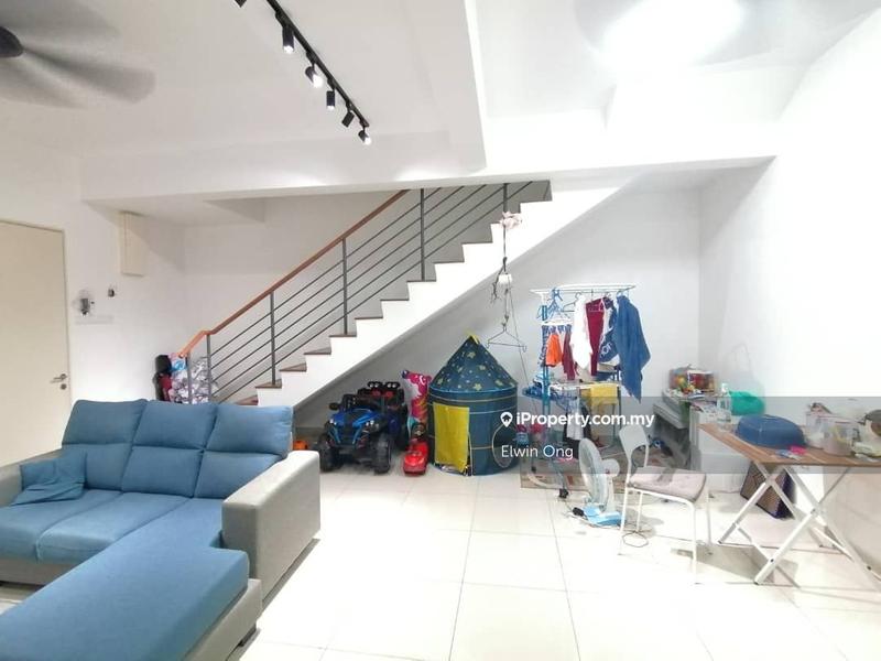 Rumah Teres 2-Tingkat untuk Dijual di Halya @ Daunan Worldwide Bandar Puncak Alam, Puncak Alam oleh Elwin Ong - iProperty.com.my