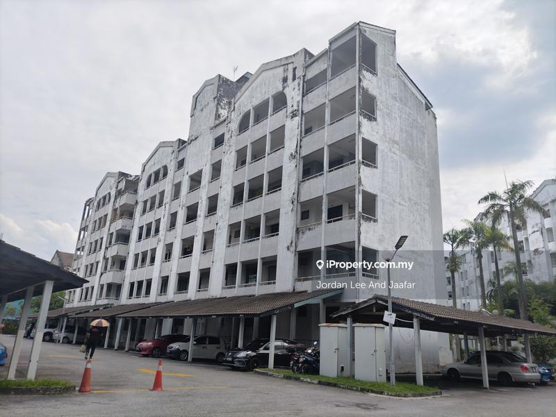 For Sale - Fawina Court