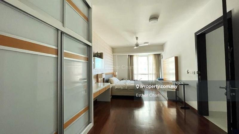 For Sale - Gurney Paragon