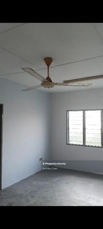 For Sale - Flat PKNS Section 7