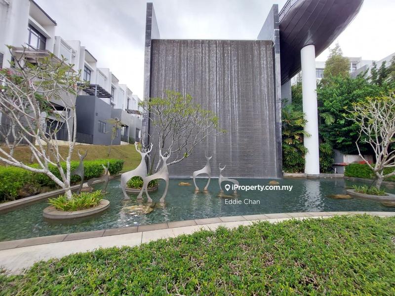 Rumah Berangkai 3 Tingkat untuk Dijual di 16 Quartz Courtyard Villa, Melawati oleh Eddie Chan - iProperty.com.my