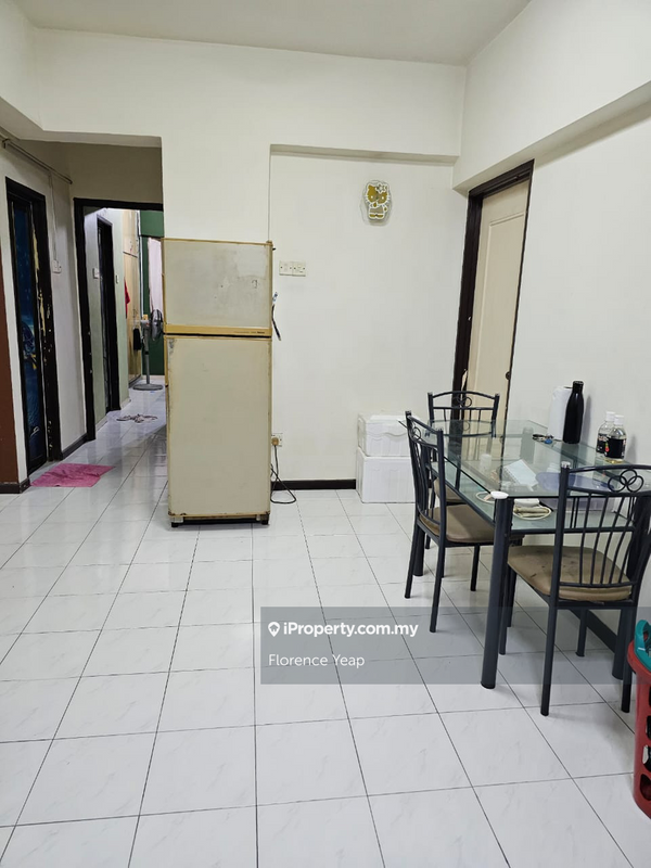 For Sale - Villa Emas