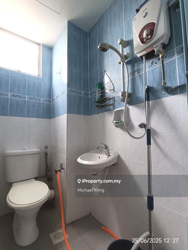 Kondominium untuk Dijual di Azuria Condominium oleh Michael Khng - iProperty.com.my