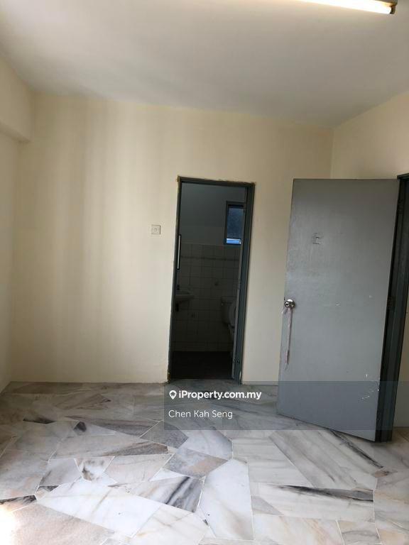 Condominium for Sale in Bukit Pandan Kondominium 1 by Chen Kah Seng - iProperty.com.my