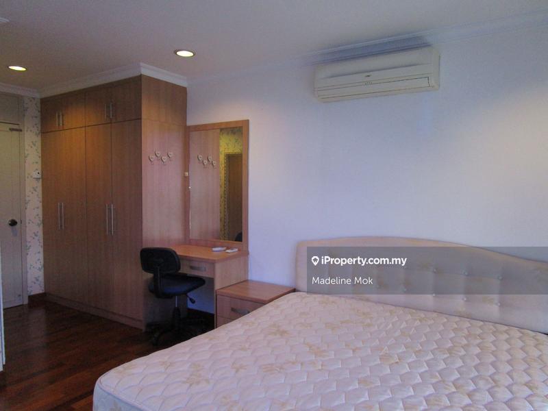 Condominium for Rent in Bangsar Puteri by Madeline Mok - Master Bedroom Built-in Closet and Dresser - iProperty.com.my