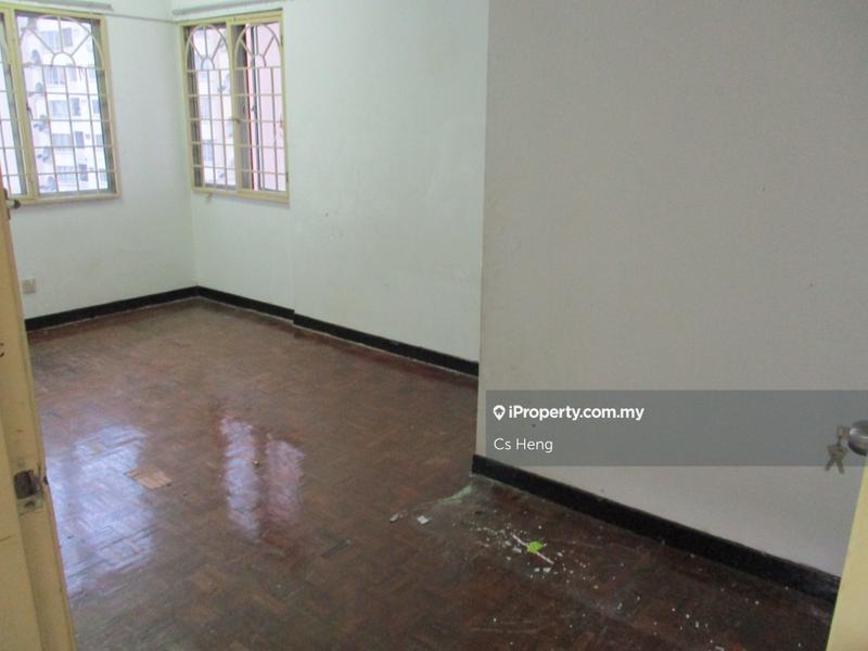 Pangsapuri untuk Dijual di Sri Intan 2 oleh Cs Heng - iProperty.com.my