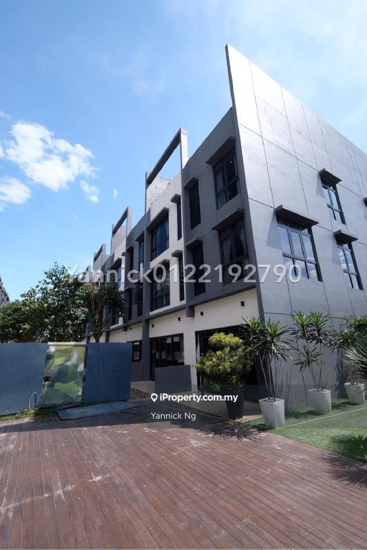 Townhouse for Sale in Seri Kembangan, Seri Kembangan by Yannick Ng - iProperty.com.my