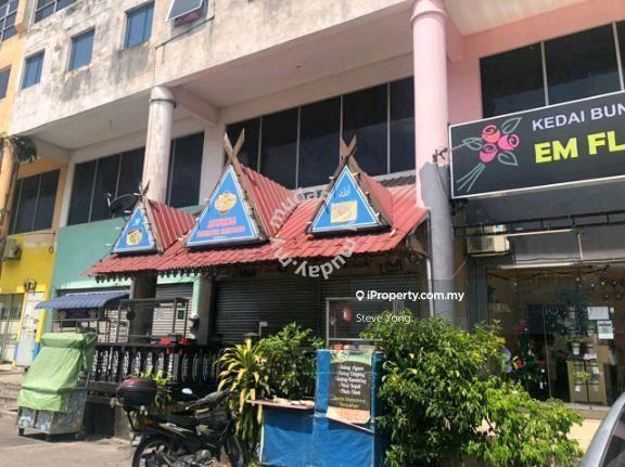 Shop for Sale in Bandar Country Homes, Rawang by Steve Yong - iProperty.com.my