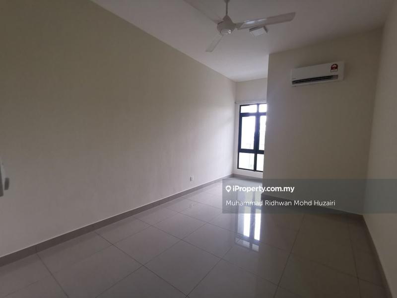 Rumah Berangkai 2.5 Tingkat untuk Dijual di Dengkil, Selangor oleh Muhammad Ridhwan Mohd Huzairi - iProperty.com.my