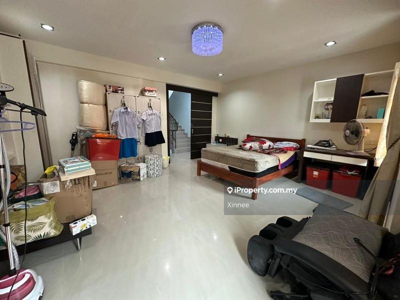 Townhouse for Sale in Bukit Dumbar, Jelutong by Xinnee - iProperty.com.my