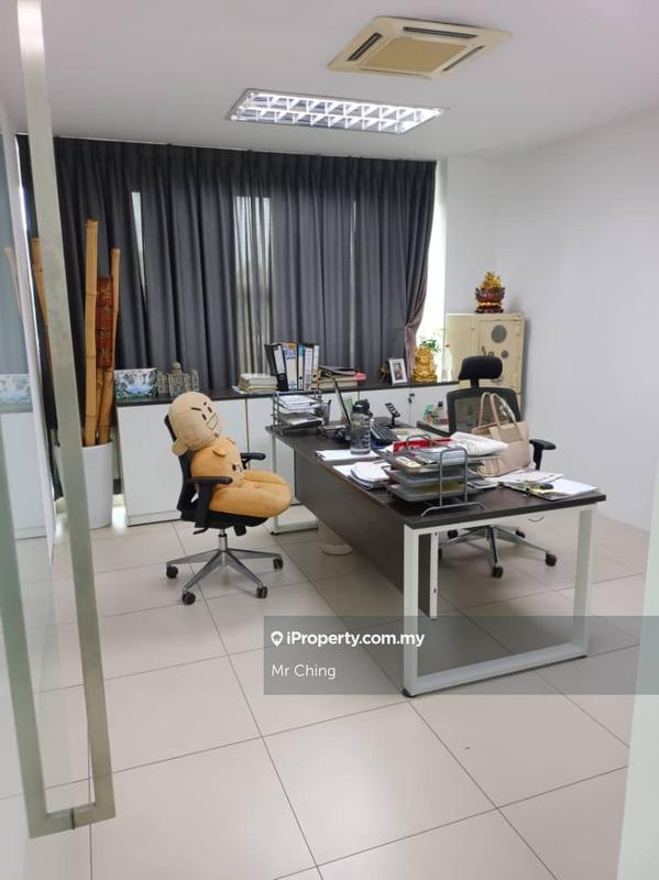 For Sale - Facing LDP main road 3sty Shop Office Puchong Intan