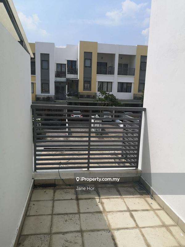 Townhouse for Sale in 16 Sierra, Puchong by Jane Hor - iProperty.com.my