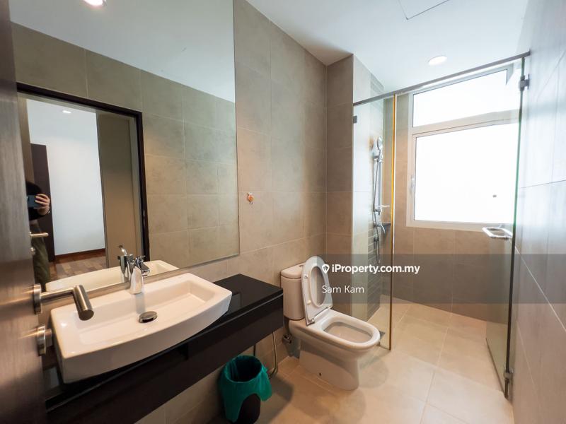 For Rent - Gurney Paragon