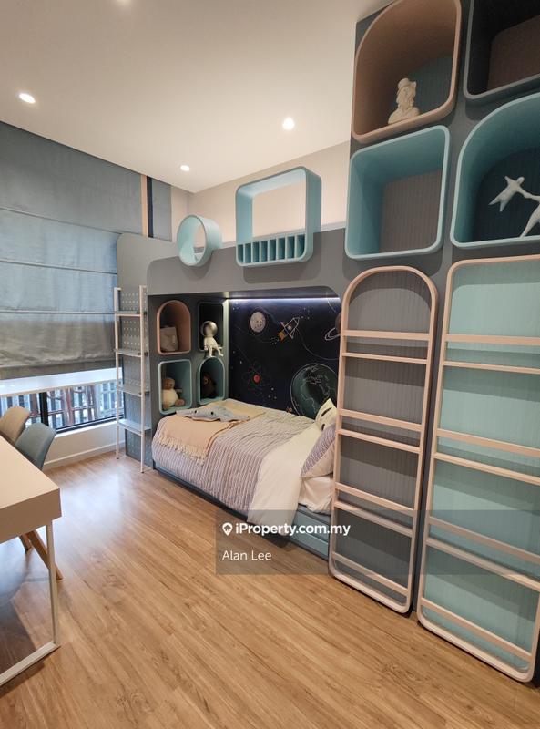 For Sale - Emerald 9