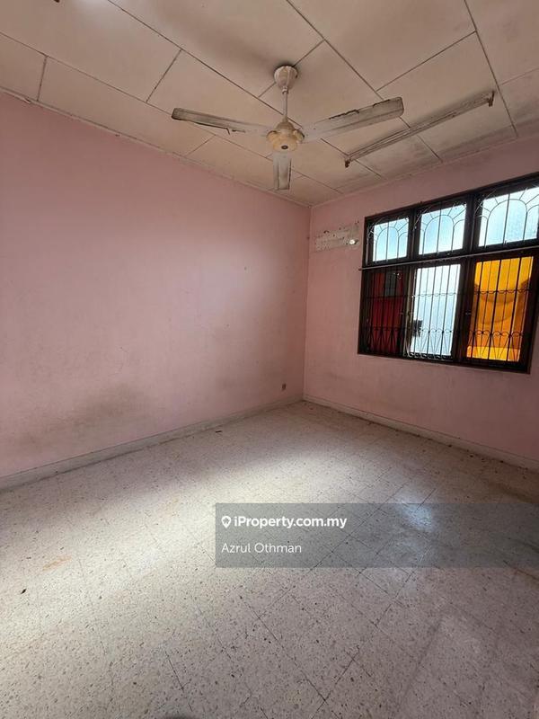 Rumah Teres 1-Tingkat untuk Dijual di Taman Paroi Jaya, Seremban oleh Azrul Othman - iProperty.com.my