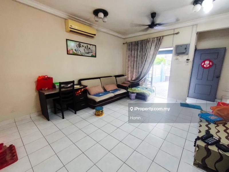 2-storey Terraced House for Sale in TAMAN PUCHONG UTAMA, Puchong by Hann - Living Room - iProperty.com.my