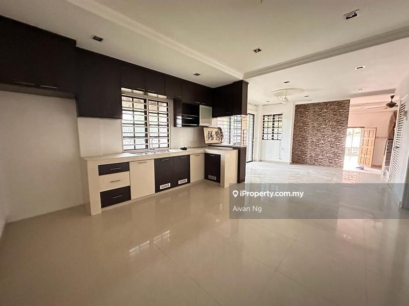 Rumah Teres 2-Tingkat untuk Dijual di Sungai Long, Bandar Sungai Long oleh Aivan Ng - iProperty.com.my