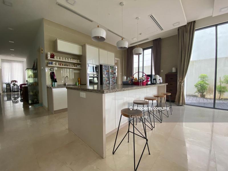 Bungalow House for Sale in Petaling Jaya, Selangor by Lester Lee - iProperty.com.my