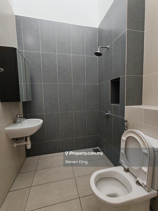 Rumah Berkembar untuk Disewa di Setia Utama, Setia Alam oleh Steven Ding - Bathroom - iProperty.com.my