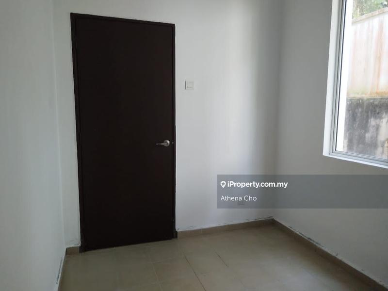 Bungalow House for Sale in Pekan Labu, Labu by Athena Cho - iProperty.com.my