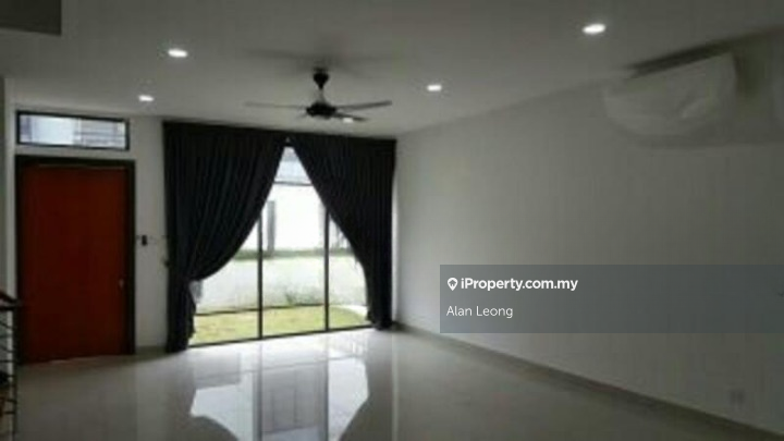 Rumah Berkembar untuk Dijual di Taman Equine, Seri Kembangan oleh Alan Leong - iProperty.com.my