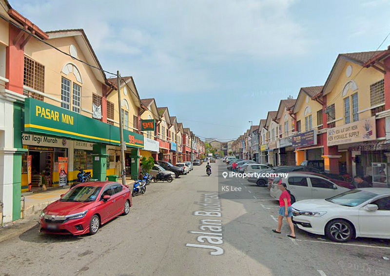For Sale - ROI 4.8% 2 Storey Shop Taman Putra Budiman Balakong Desa Serdang