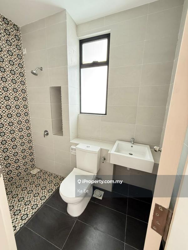 Rumah Berkembar untuk Dijual di Eco Grandeur, Puncak Alam oleh Ka Ee - iProperty.com.my