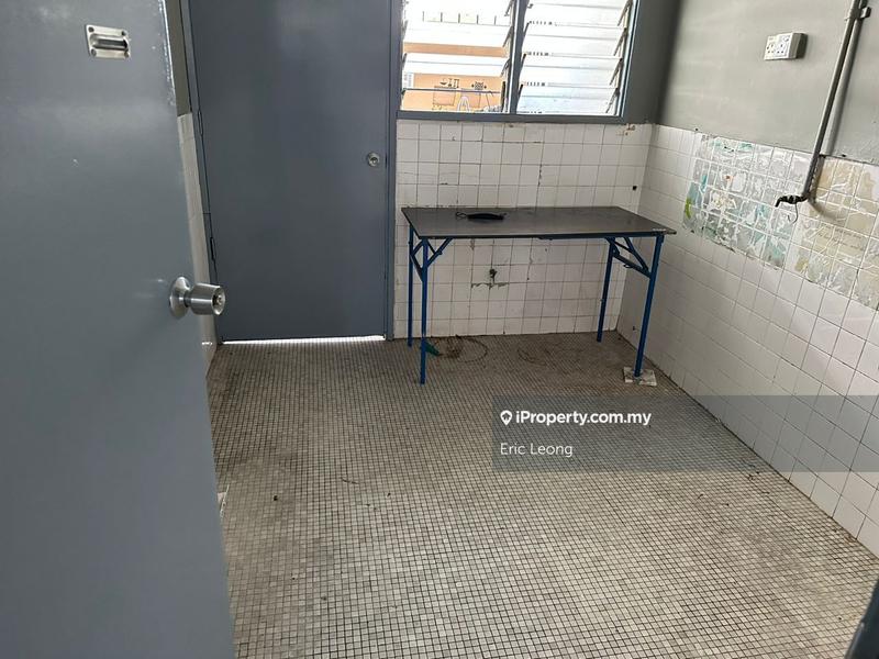 Apartment for Sale in Pangsapuri Seri Gembira by Eric Leong - iProperty.com.my