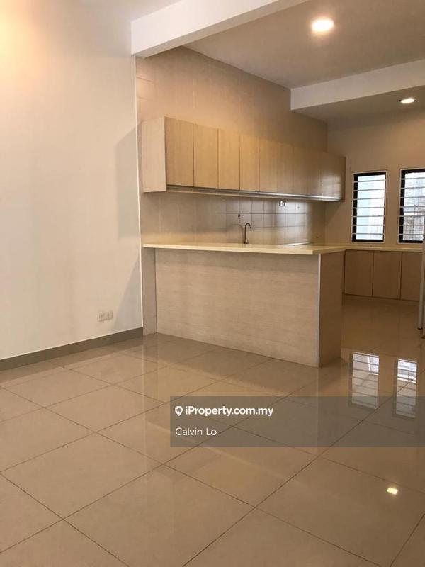 Rumah Teres 2.5-Tingkat untuk Dijual di Kinrara Residence, Puchong oleh Calvin Lo - iProperty.com.my