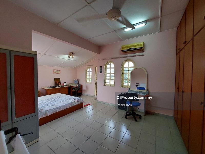 Bungalow House for Sale in Sea Park, Petaling Jaya by Peter Kok - iProperty.com.my