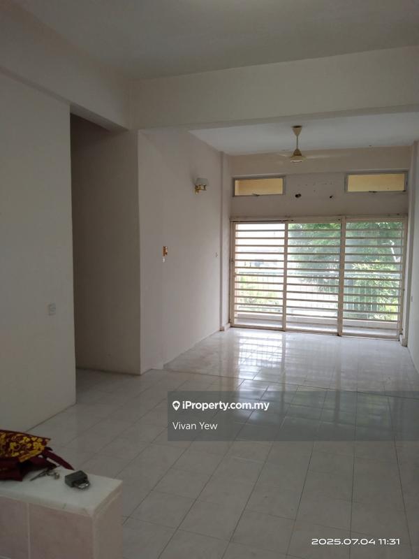 For Sale - Le Courts Desa Tambun