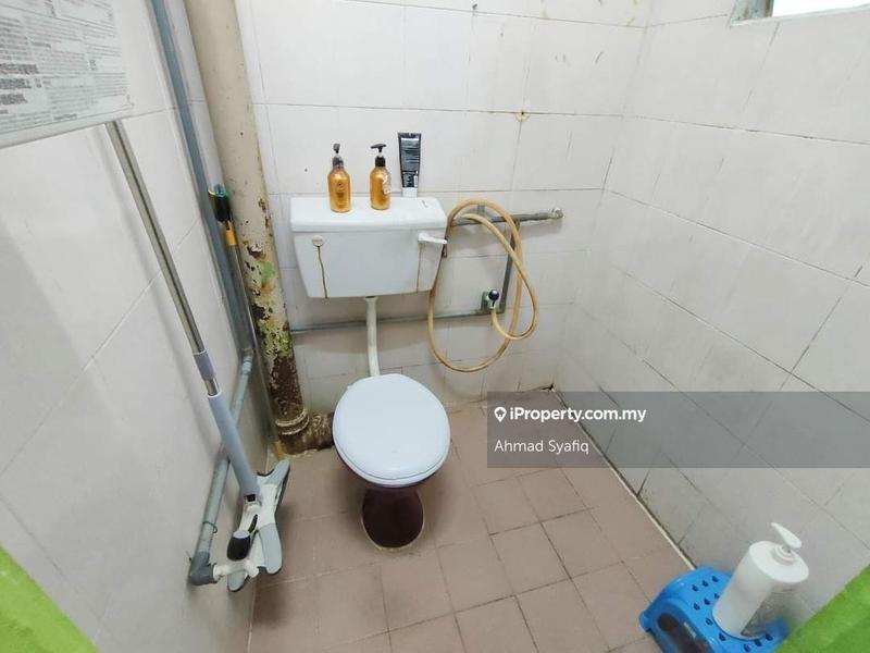 Rumah Pangsa untuk Dijual di Flat PKNS Seksyen 8 oleh Ahmad Syafiq - iProperty.com.my