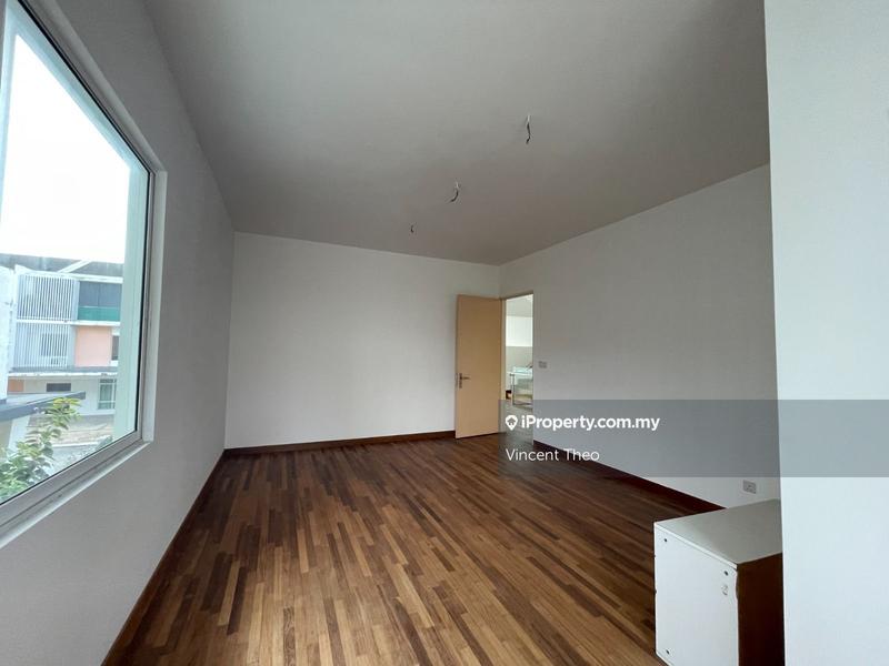Rumah Berkembar untuk Dijual di Taman Damai Utama, Bandar Kinrara oleh Vincent Theo - iProperty.com.my