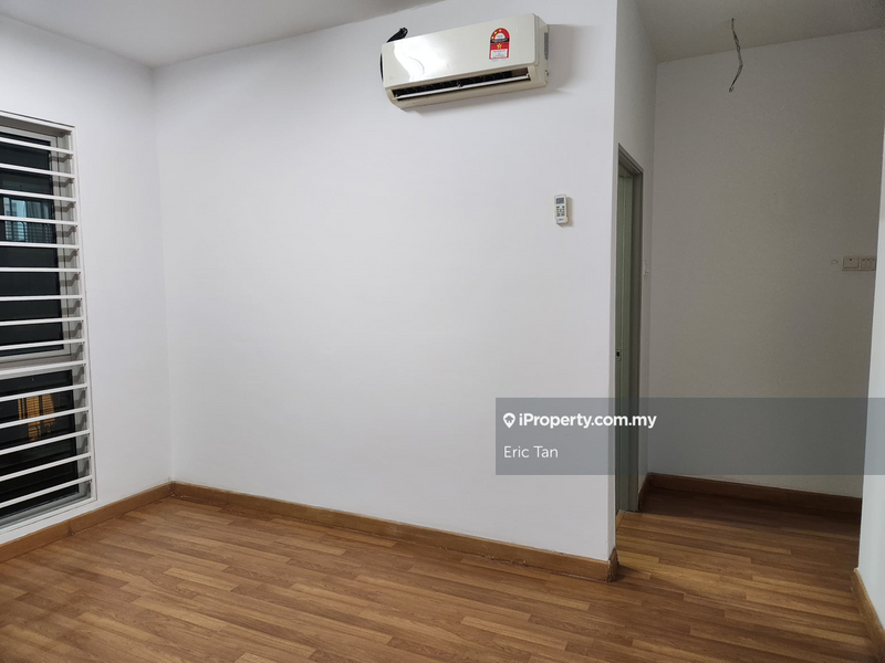 Service Residence for Sale in Garden @ One South by Eric Tan - Master bedroom - iProperty.com.my