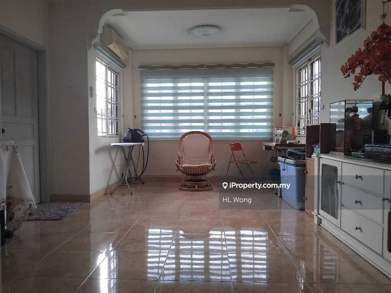 Rumah Teres 2-Tingkat untuk Dijual di Taman Wawasan, Puchong oleh HL Wong - iProperty.com.my