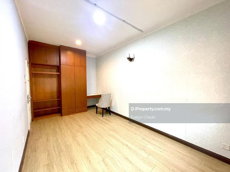 Rumah Berkembar untuk Dijual di Bandar Kinrara Seksyen 6, Bandar Kinrara oleh Evelyn Cheah - iProperty.com.my