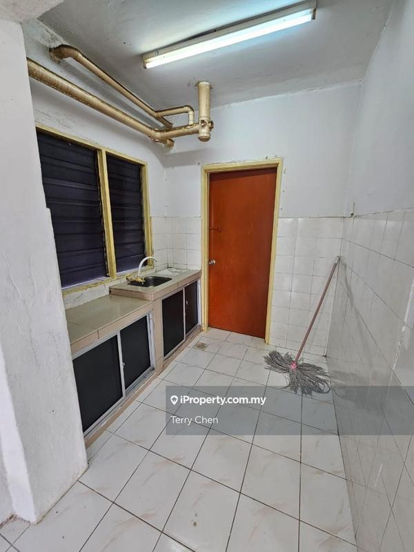 Apartment for Sale in Pangsapuri Vista Serdang by Terry Chen - iProperty.com.my