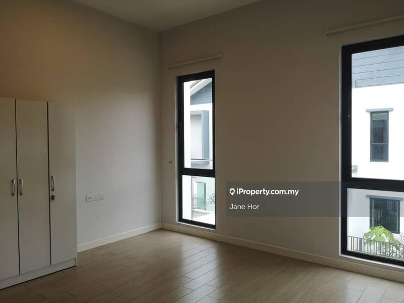 Rumah Berangkai 3 Tingkat untuk Dijual di 16 Sierra, Puchong oleh Jane Hor - iProperty.com.my