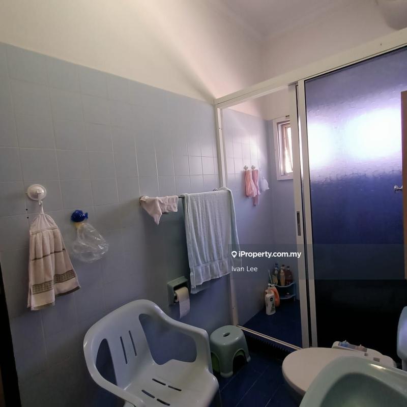 Bungalow House for Sale in Seksyen 17, Petaling Jaya by Ivan Lee - iProperty.com.my