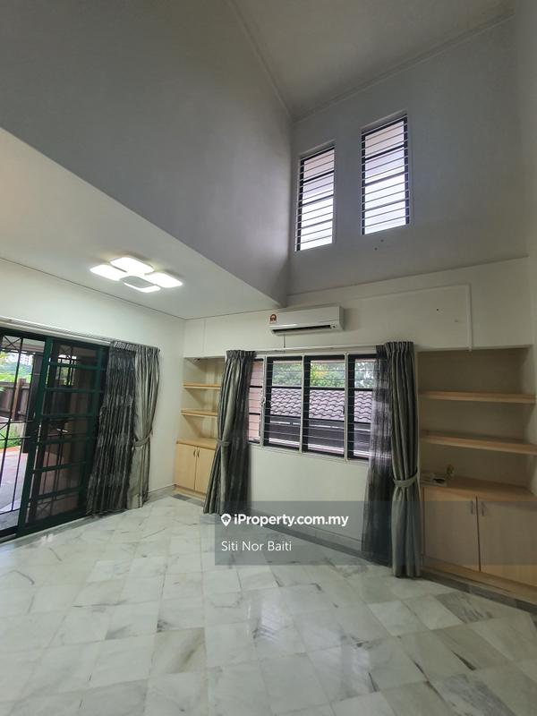 Rumah Bandar untuk Dijual di Ampang Hilir, Ampang oleh Siti Beeb - iProperty.com.my
