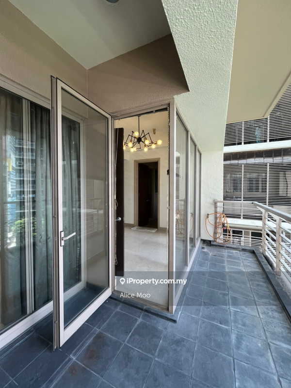 For Sale - Hampshire Park Condominium