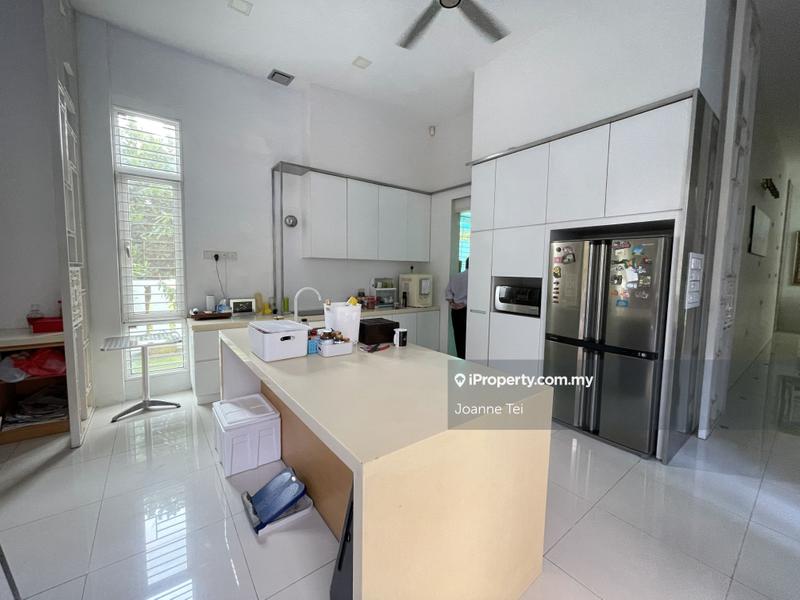 Bungalow House for Sale in Perdana Lakeview East, Cyberjaya, Cyberjaya by Joanne Tei - iProperty.com.my