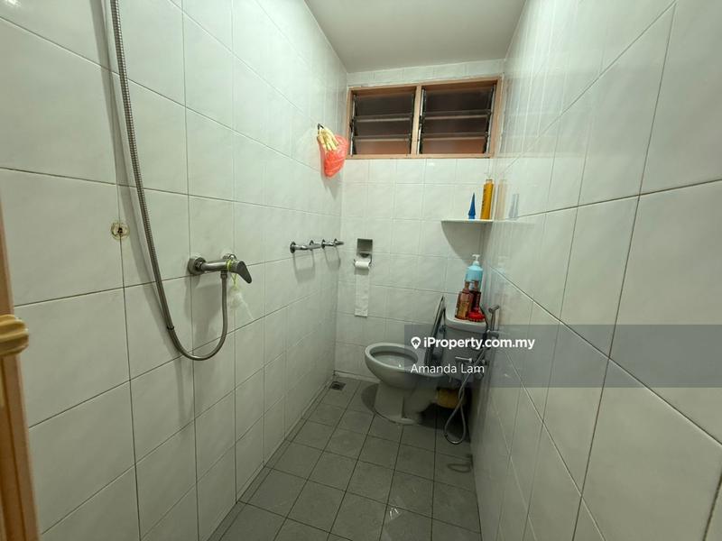 Semi-Detached House for Sale in Taman Free School, Jelutong by Amanda Lam - iProperty.com.my
