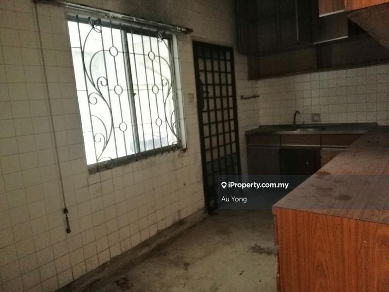 Banglo untuk Dijual di Taman Kolam Air, Johor Bahru oleh Au Yong - iProperty.com.my