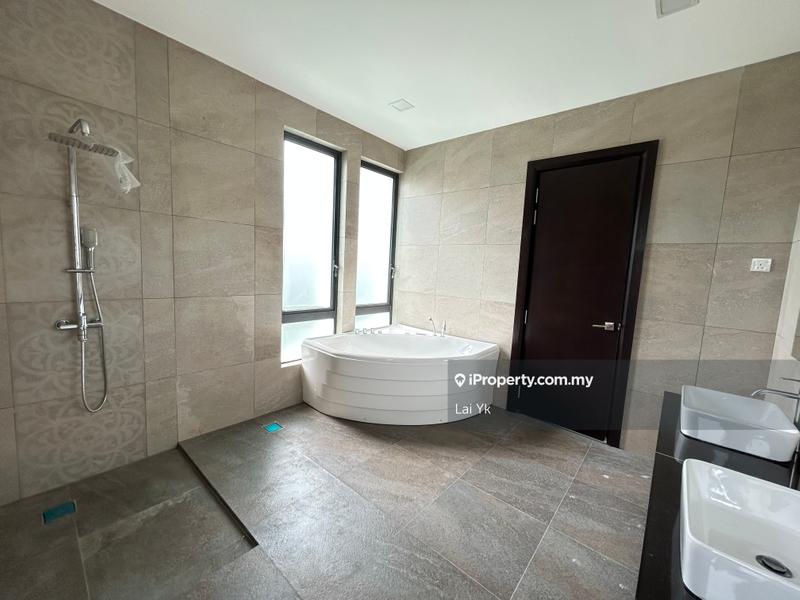 Bungalow House for Sale in Subang Heights, Subang Jaya by Lai Yk - iProperty.com.my