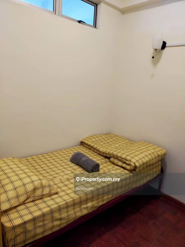 Apartment for Sale in Glory Beach Resort by Norman - iProperty.com.my